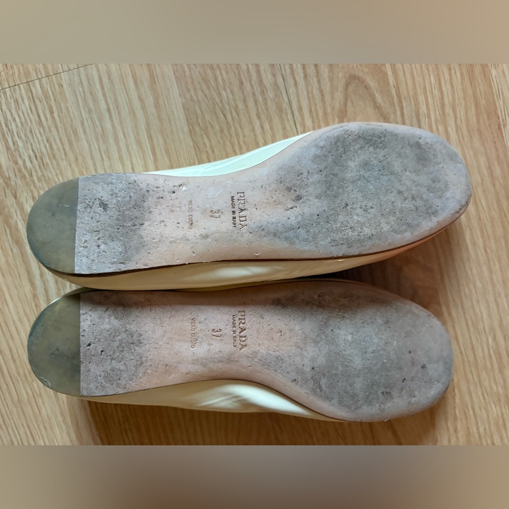 Prada women’s patent leather ballet flats, size 37, made of genuine leather. - Picture 4 of 9
